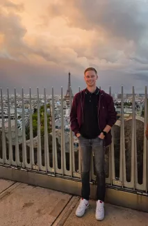 Oud-leerling Robert.