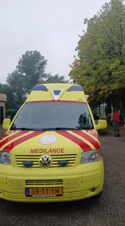 Ambulance op het plein